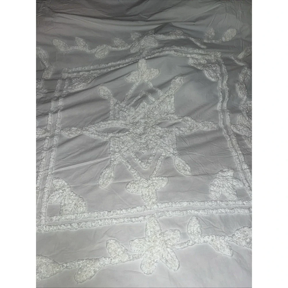 Vtg Linen Bed Cover , Chenille Like needle punch Christmas , Snowflake, 100x72